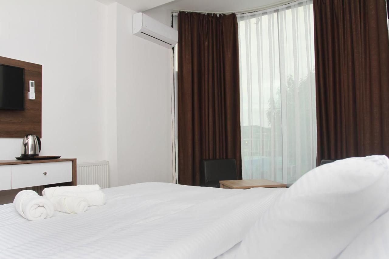 Hotel Andalus Skopje Buitenkant foto