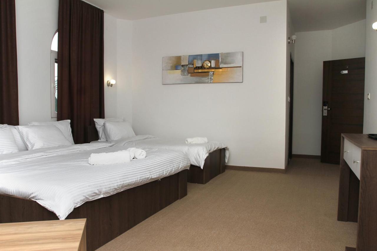 Hotel Andalus Skopje Buitenkant foto