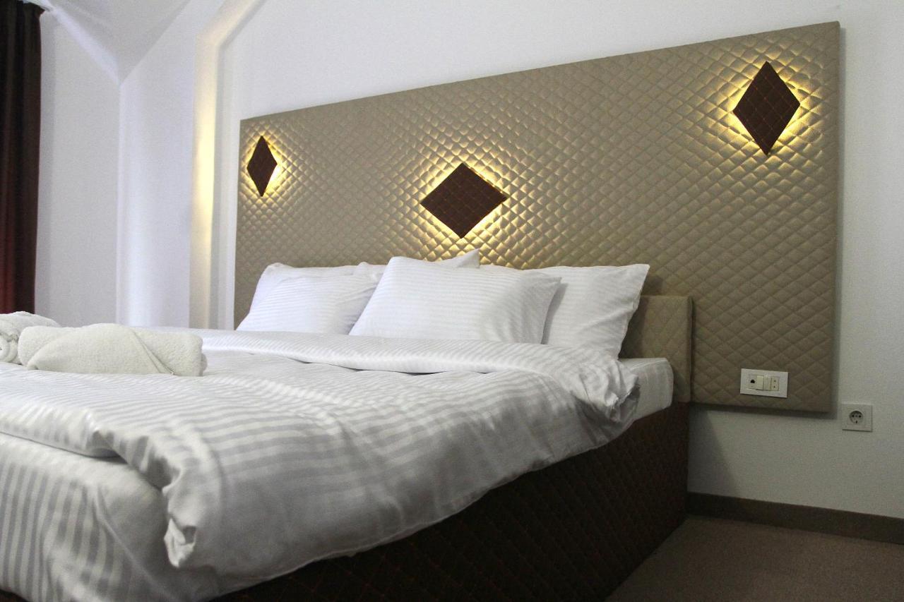 Hotel Andalus Skopje Buitenkant foto