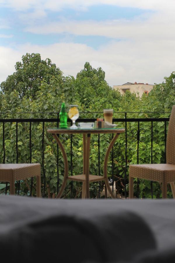 Hotel Andalus Skopje Buitenkant foto