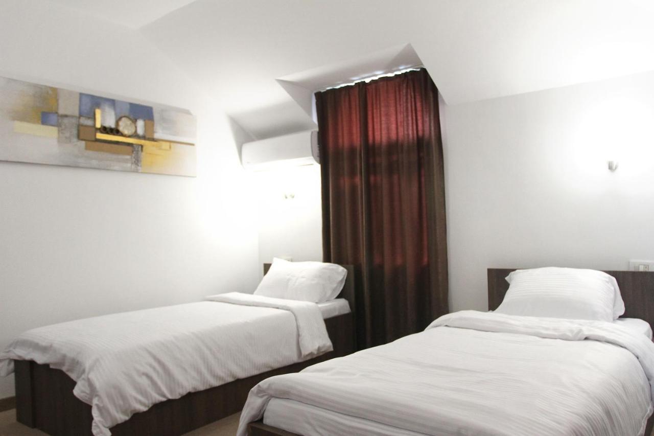 Hotel Andalus Skopje Buitenkant foto