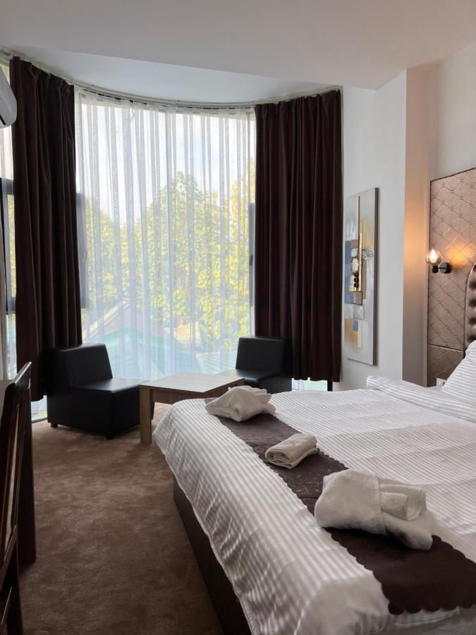 Hotel Andalus Skopje Buitenkant foto