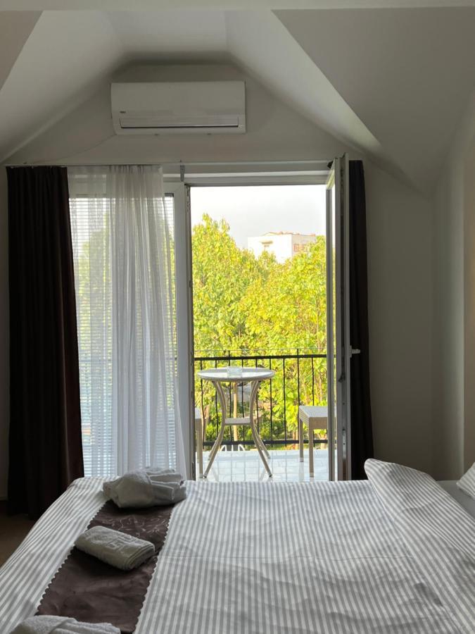 Hotel Andalus Skopje Buitenkant foto
