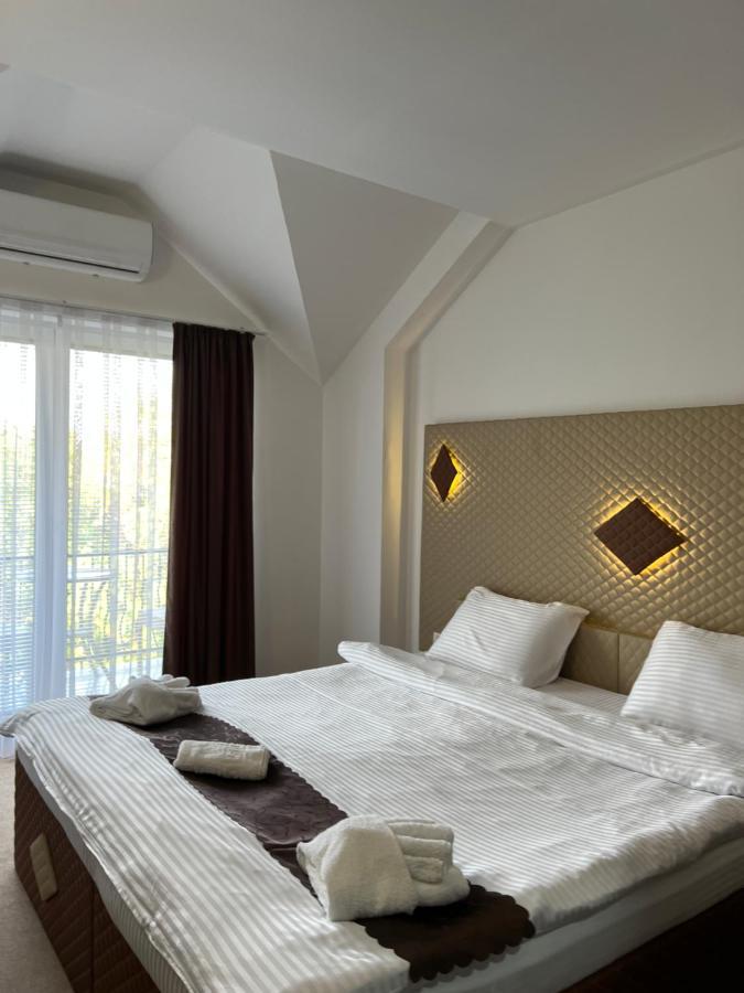 Hotel Andalus Skopje Buitenkant foto